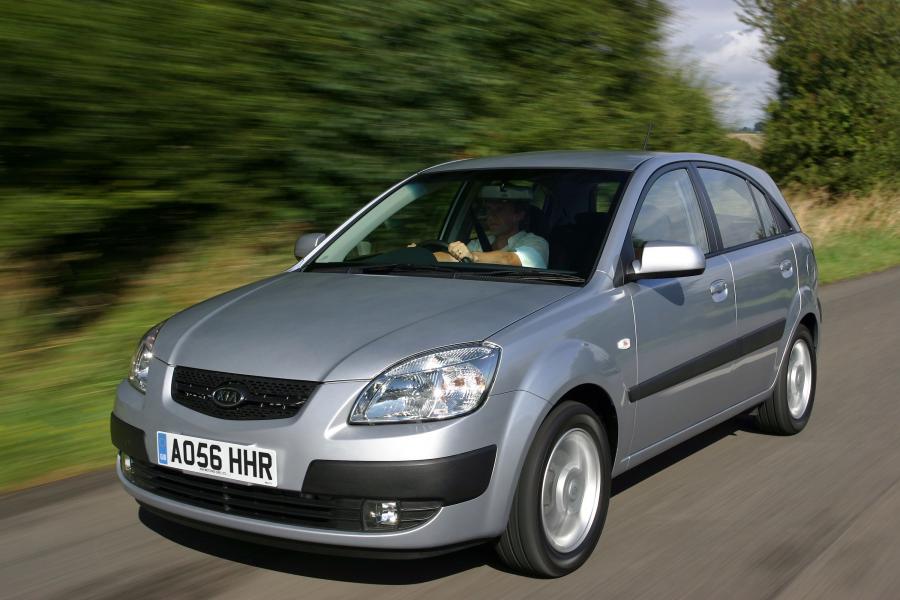  Kia Rio Hatchback 2005 года  (UK) (фото 23 из 32)